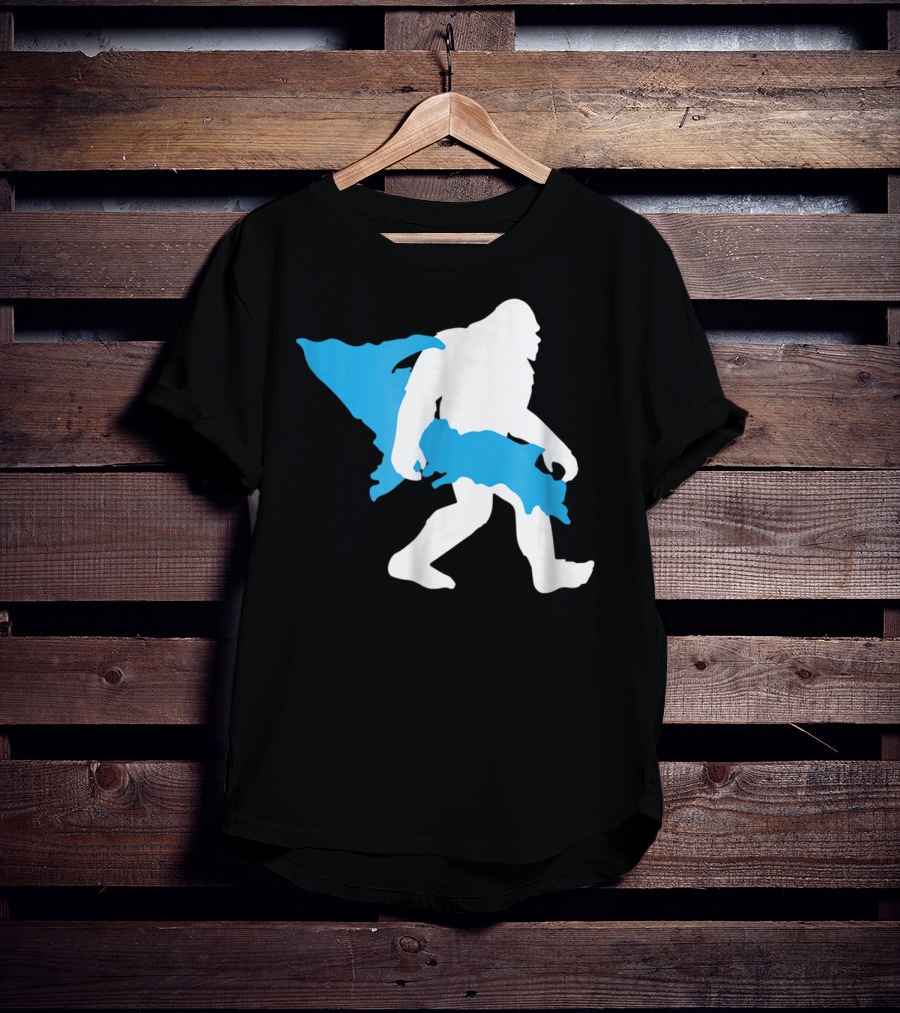 Bigfoot Upper Peninsula Funny Sasquatch UP Michigan Map T-Shirt