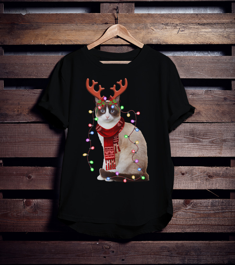 Santa Siamese Cat Reindeer Antlers Wrapped In Christmas Lights T-Shirt