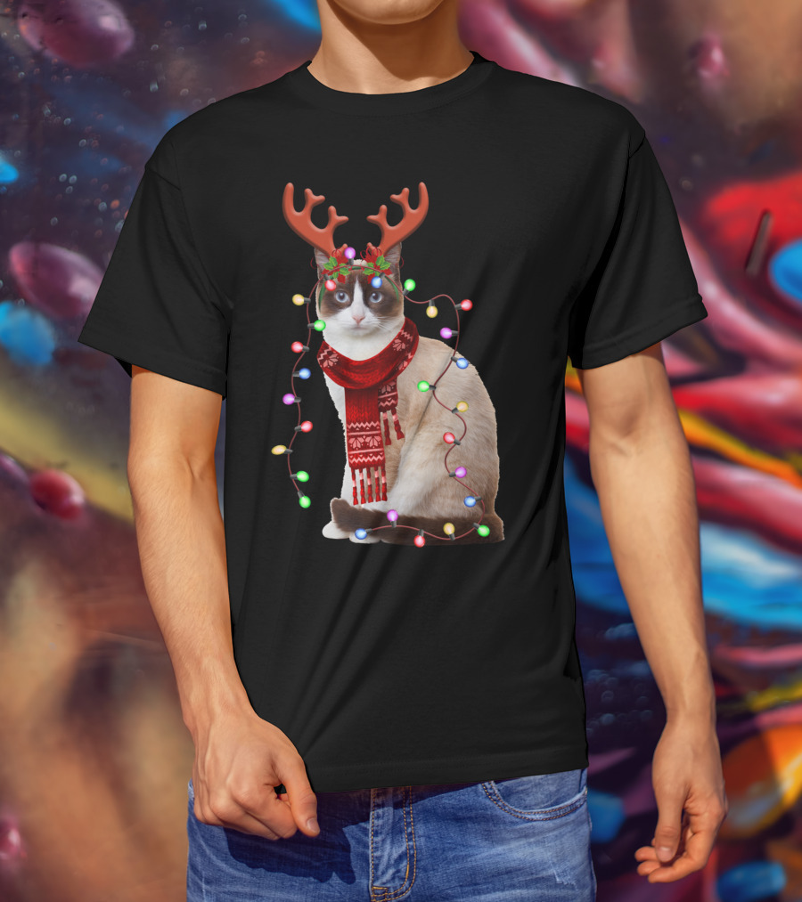 Santa Siamese Cat Reindeer Antlers Wrapped In Christmas Lights T-Shirt