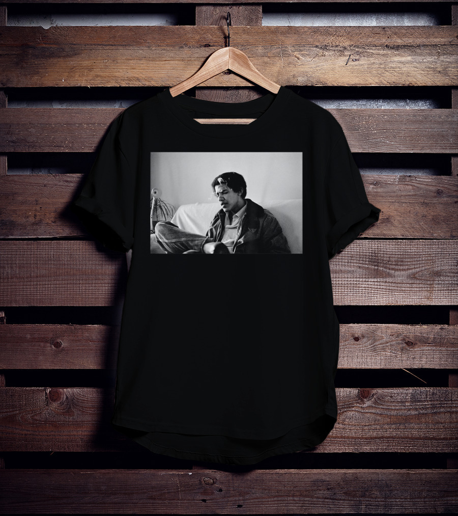Vintage College Obama Black And White Photo Smoking Relaxed Mood T-Shirt