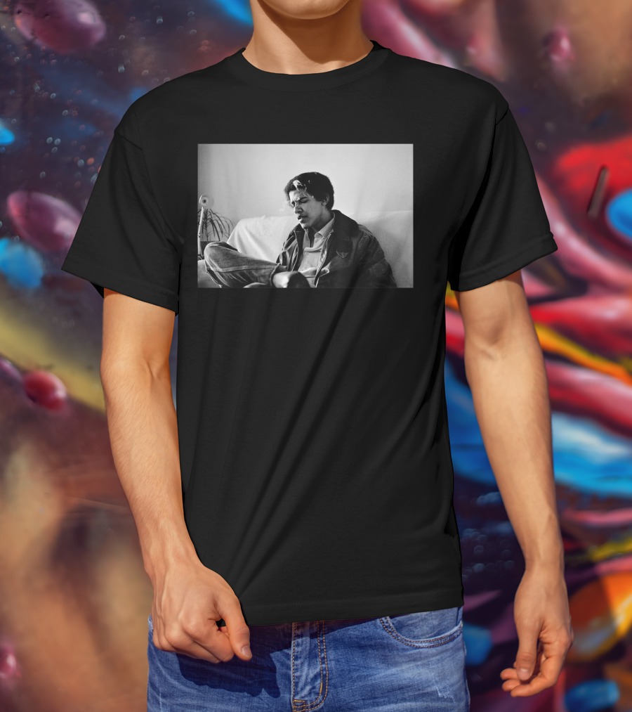Vintage College Obama Black And White Photo Smoking Relaxed Mood T-Shirt