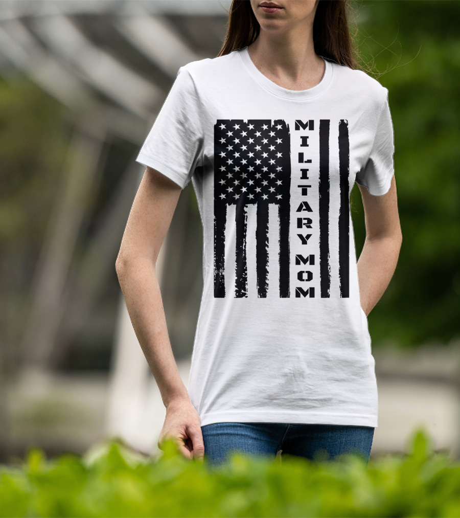 Military Mom American Flag Veteran's Pride T-Shirt