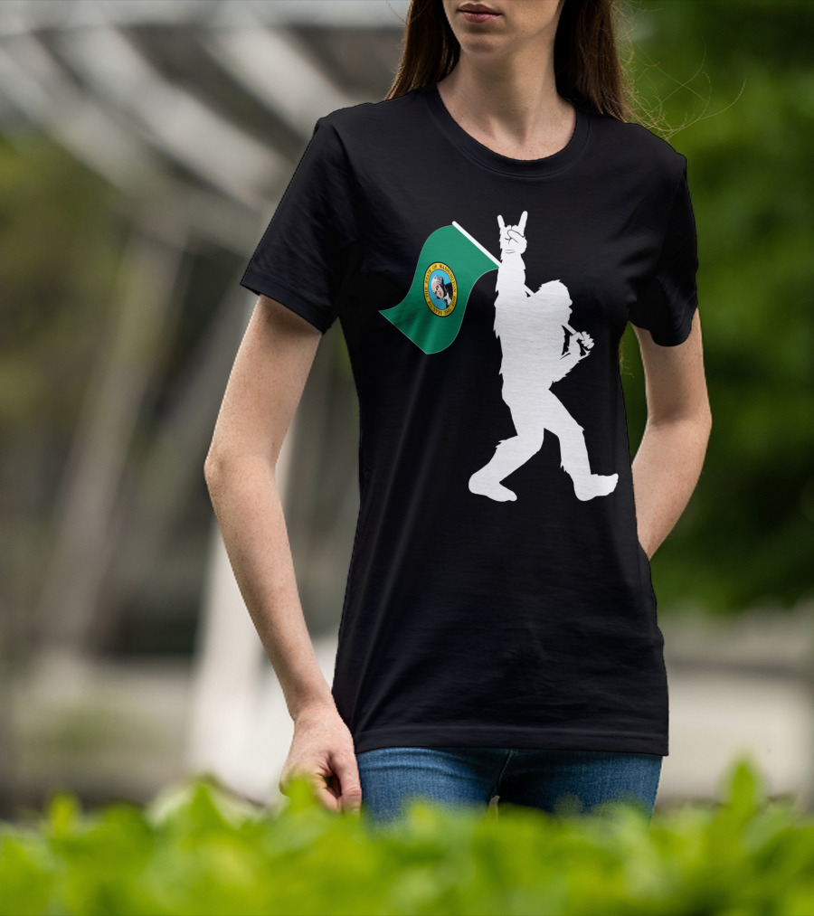 Bigfoot Holding Washington State Flag Rock And Roll Gesture T-Shirt