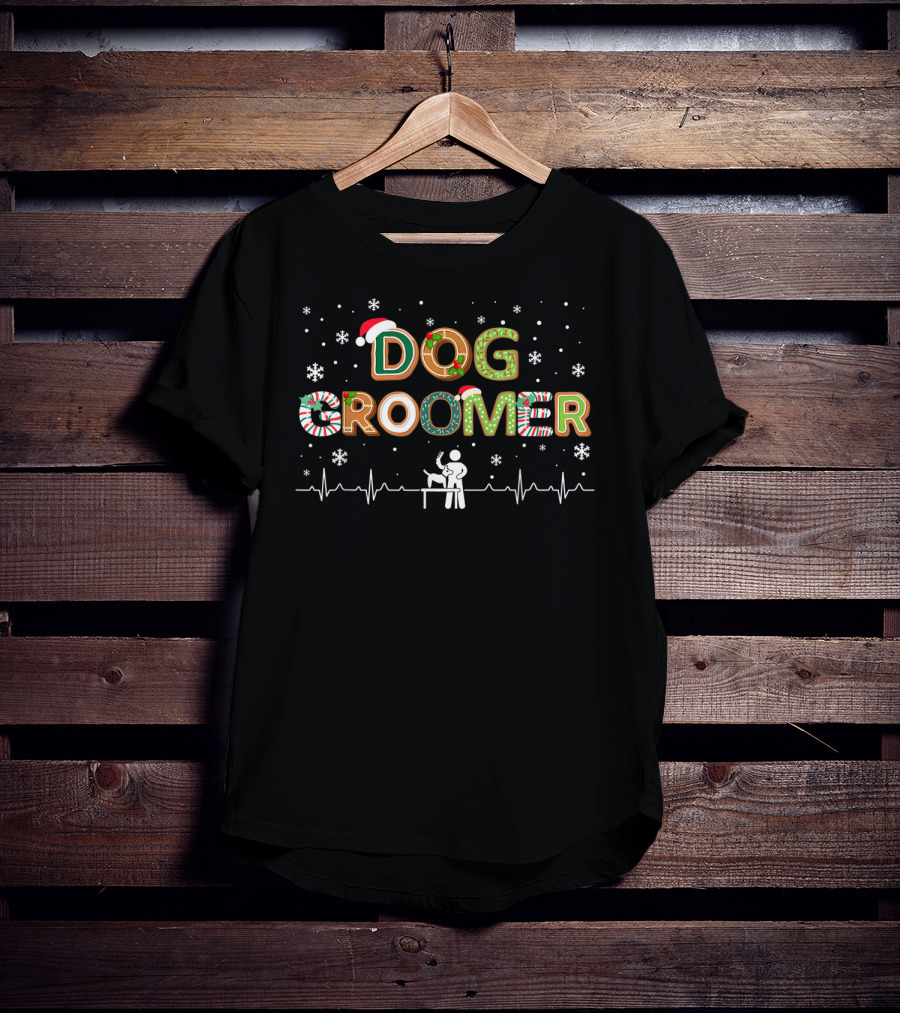 Dog Groomer Christmas Heartbeat Santa Hat Snowflakes T-Shirt