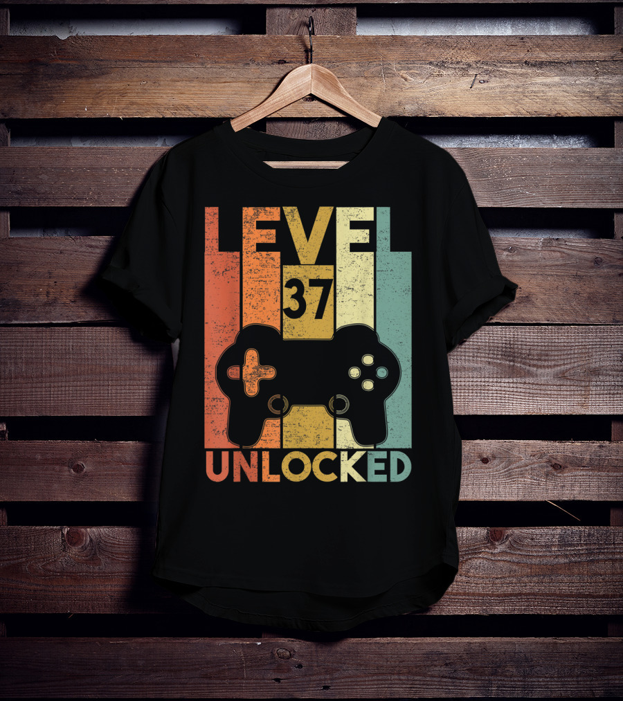 Level 37 Unlocked 1983 Birthday Gaming Controller T-Shirt