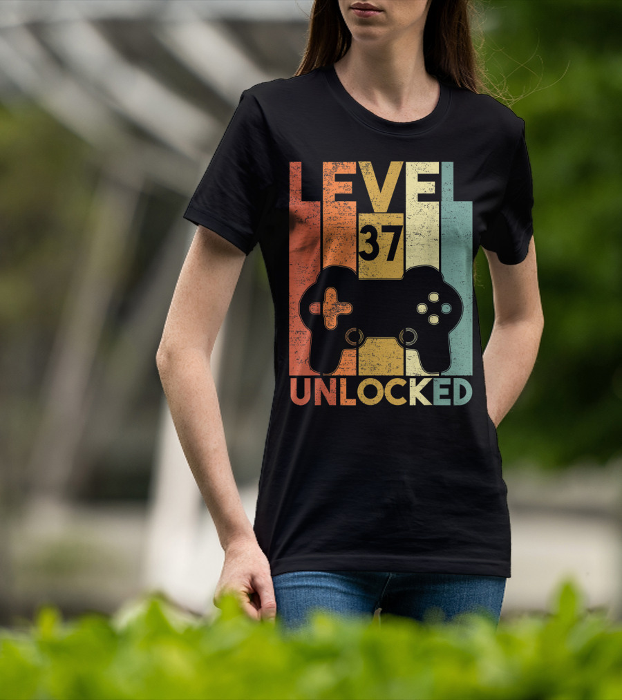 Level 37 Unlocked 1983 Birthday Gaming Controller T-Shirt