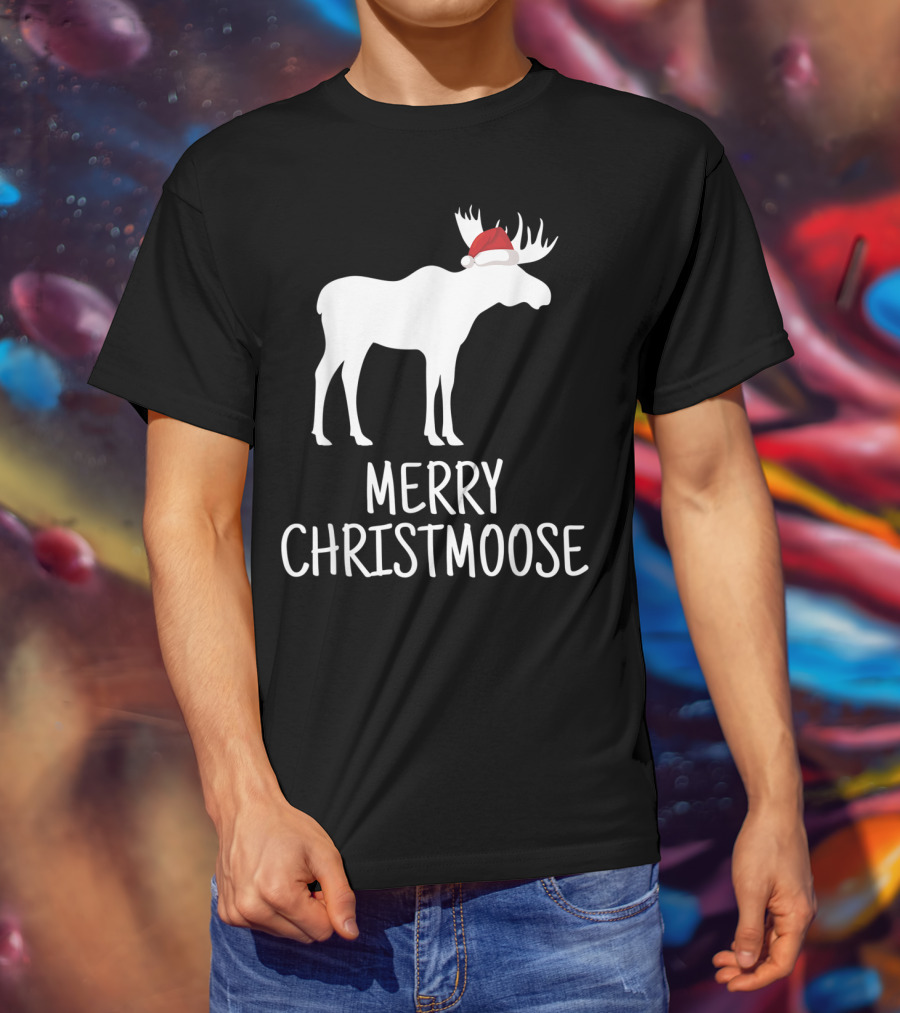 Merry Christmoose Funny Pun Animal Holiday Moose With Santa Hat T-Shirt