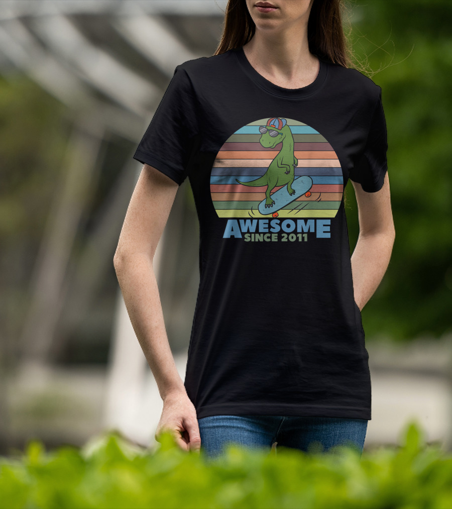Awesome Dinosaur Skateboarding Since 2011 Vintage T-Shirt