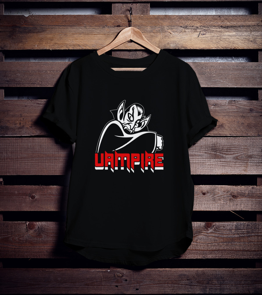 Vampire Halloween Amusing Dracula Graphic Black Red T-Shirt