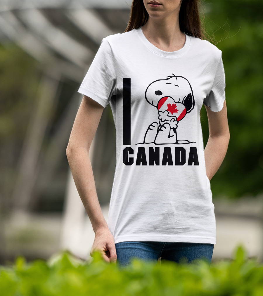 I Love Canada Snoopy Hugging Maple Leaf The Peanuts Movie T-Shirt
