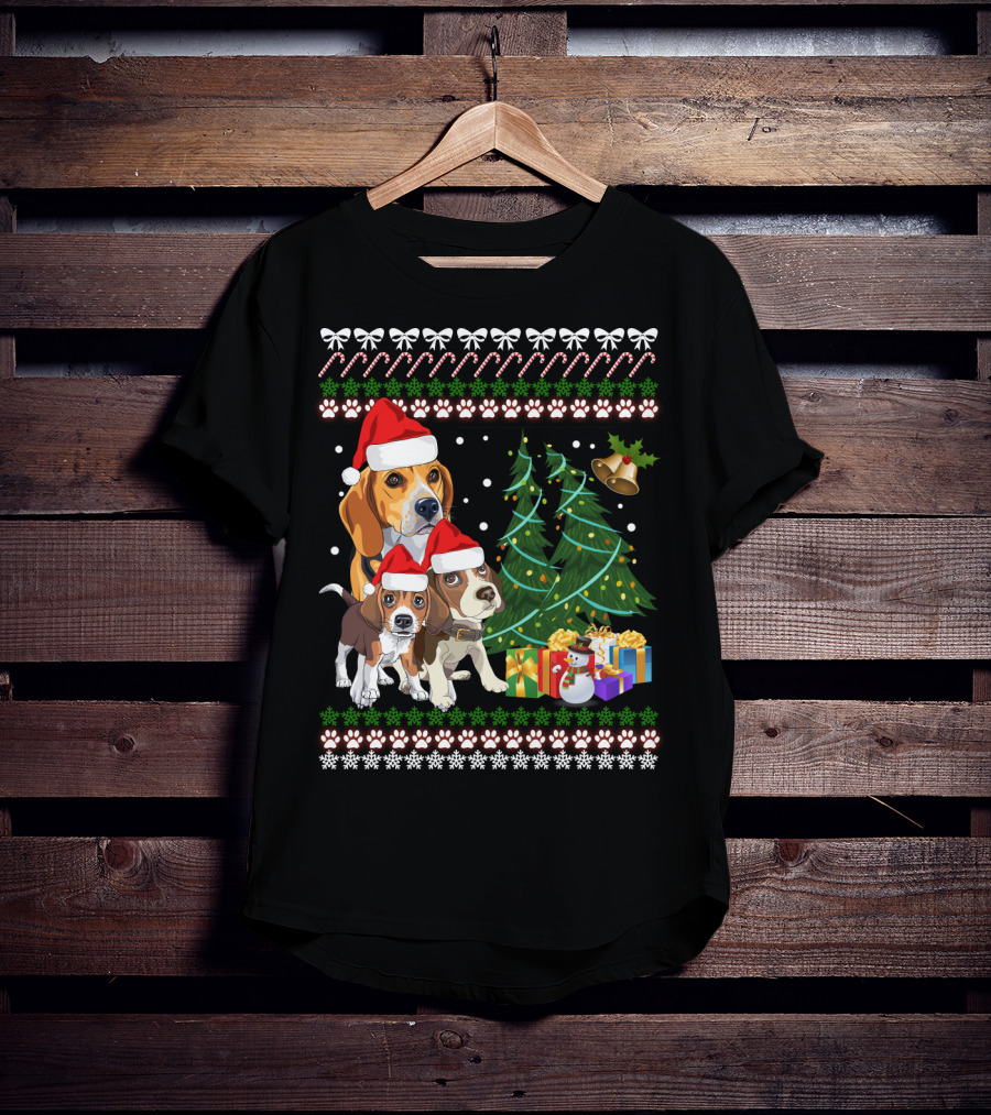 Santa Hat Beagles Christmas Tree And Gifts T-Shirt
