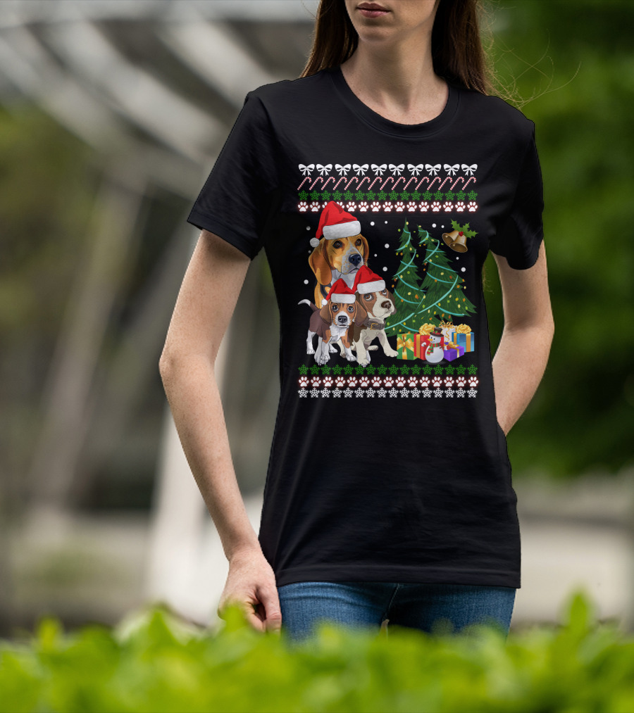 Santa Hat Beagles Christmas Tree And Gifts T-Shirt