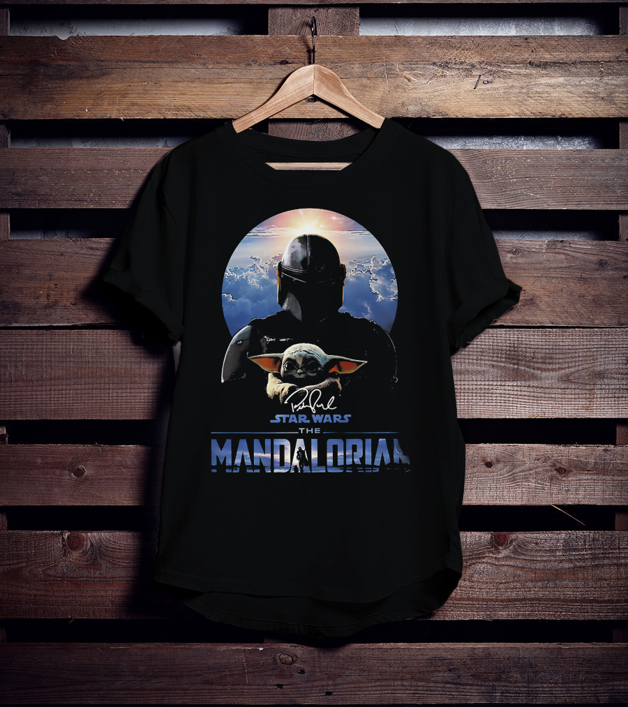 Star Wars The Mandalorian Mando And Grogu Signature Sky Background T-Shirt