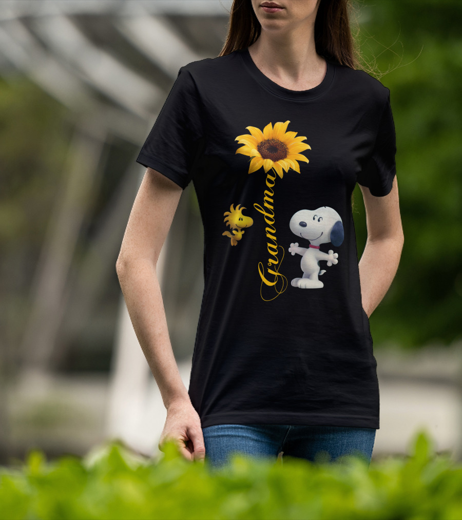 Grandma Snoopy And Woodstock With Sunflower T-Shirt