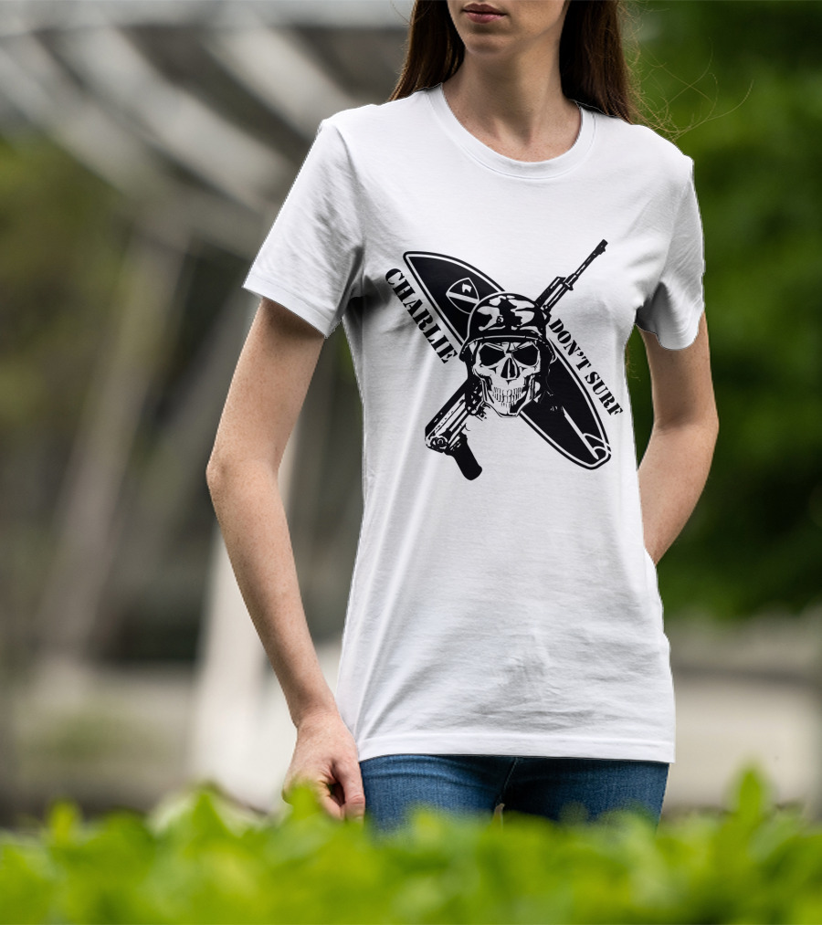 Apocalypse Now Charlie Don't Surf Skull Soldier Surfboard Rifle T-Shirt