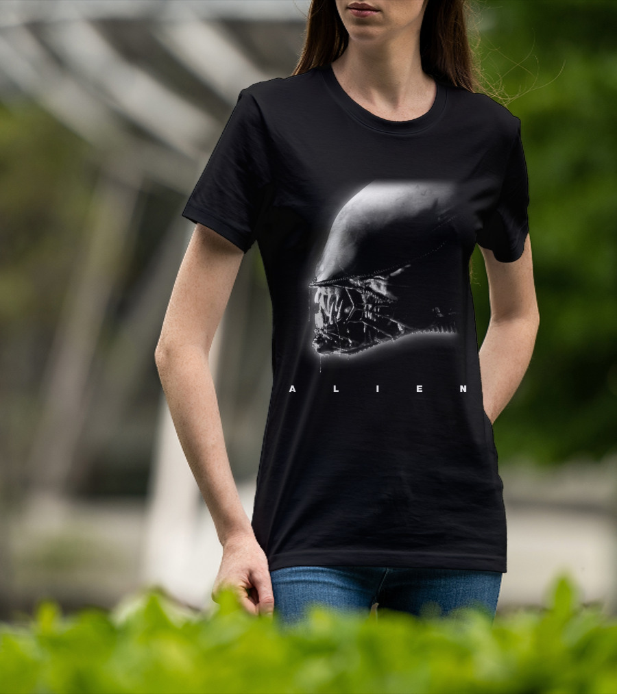 ALIEN Xenomorph Head Black And White Horror Movie Classic T-Shirt