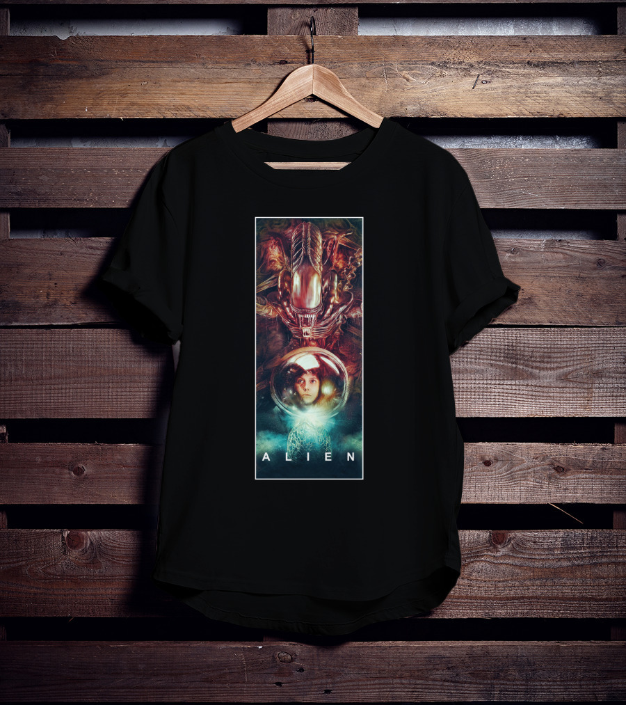 Alien Movie Iconic Sci-Fi Creature And Space Helmet Face T-Shirt