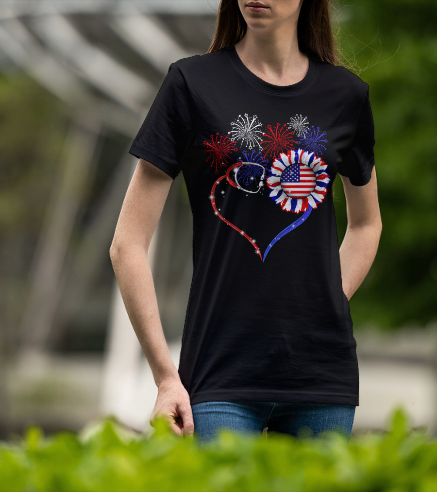 Nurse Patriotic Heart With American Flag And Fireworks T-Shirt