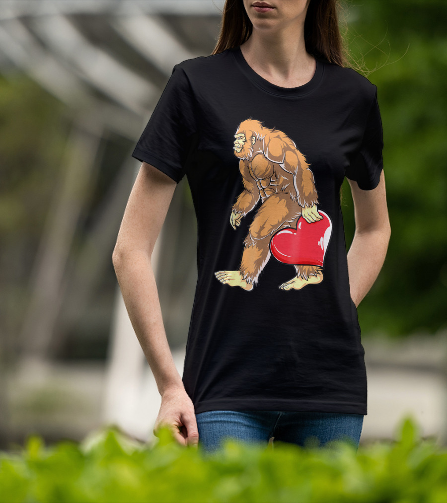 Valentine's Day Bigfoot Holding Heart Sasquatch Love For Men T-Shirt