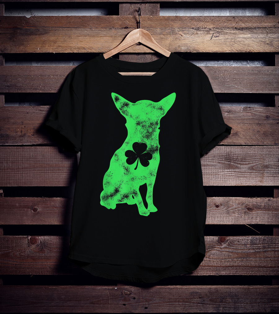 Chihuahua Shamrock Dog Lover St Patricks Day Men T-Shirt
