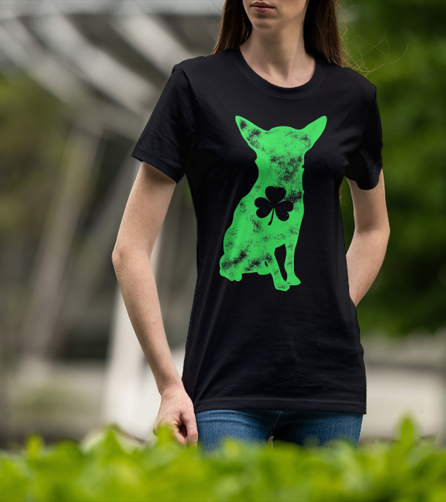 Chihuahua Shamrock Dog Lover St Patricks Day Men T-Shirt