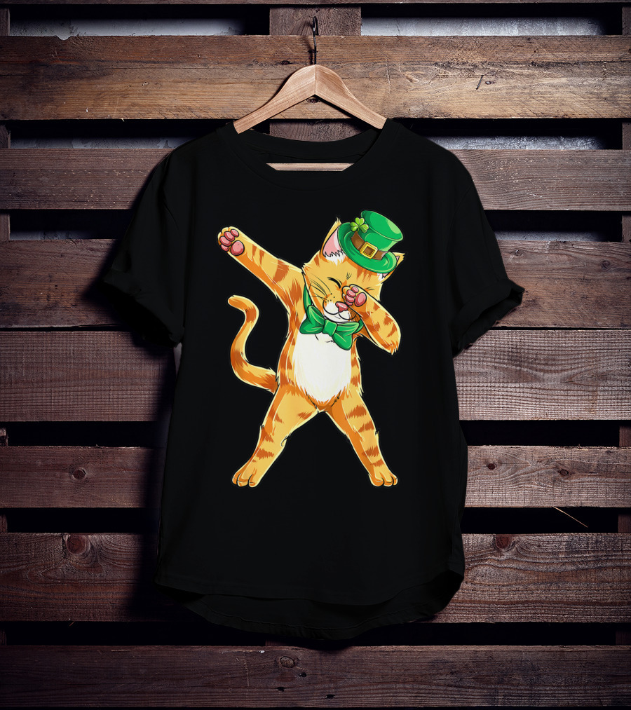 Dabbing Cat St Patricks Day Green Bow Tie Leprechaun Hat T-Shirt
