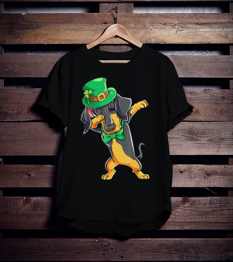 Dabbing Dachshund St Patricks Day Leprechaun Hat And Bow Tie T-Shirt