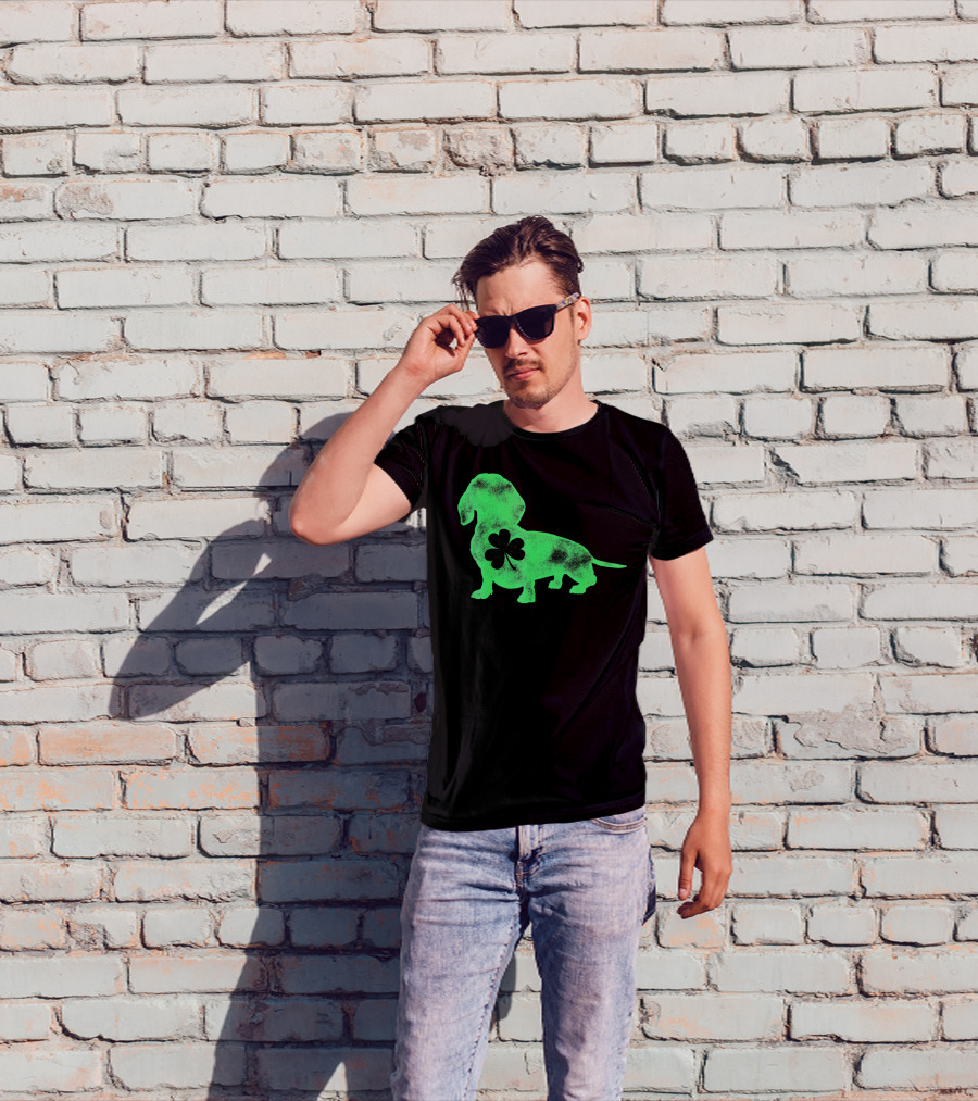 Dachshund Shamrock St Patricks Day Dog Lover Men T-Shirt