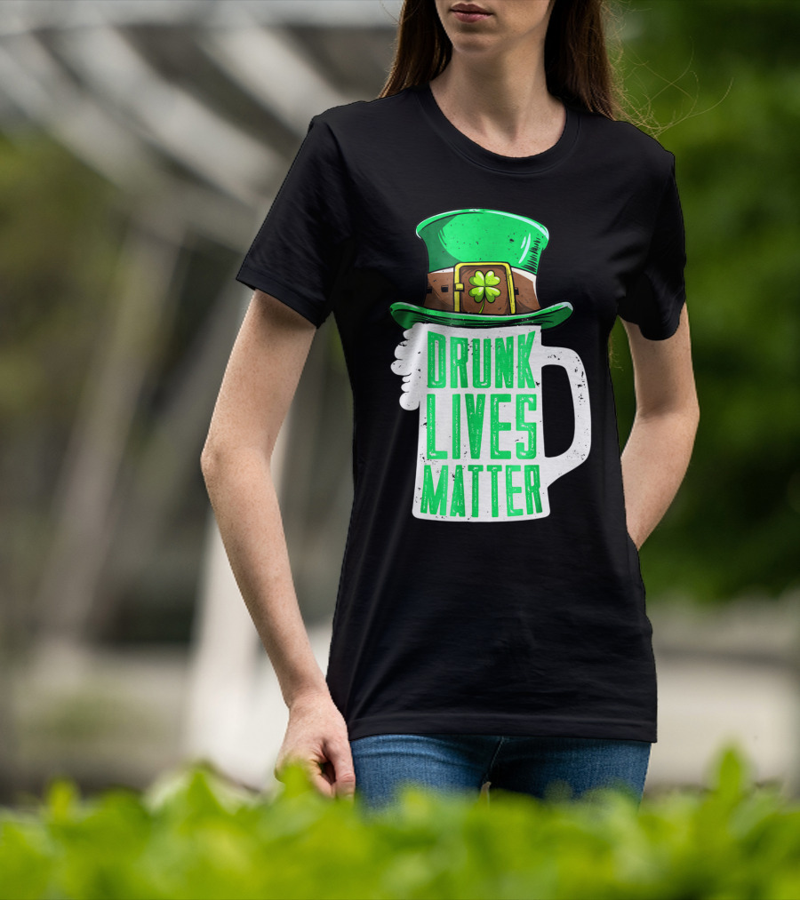 Drunk Lives Matter St Patricks Day Beer Mug Leprechaun Hat T-Shirt