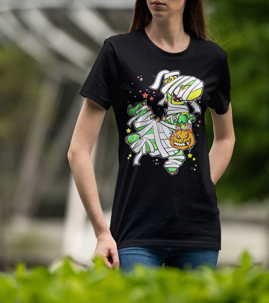 Halloween Mummy Dinosaur With Pumpkin Candy Basket T-Shirt