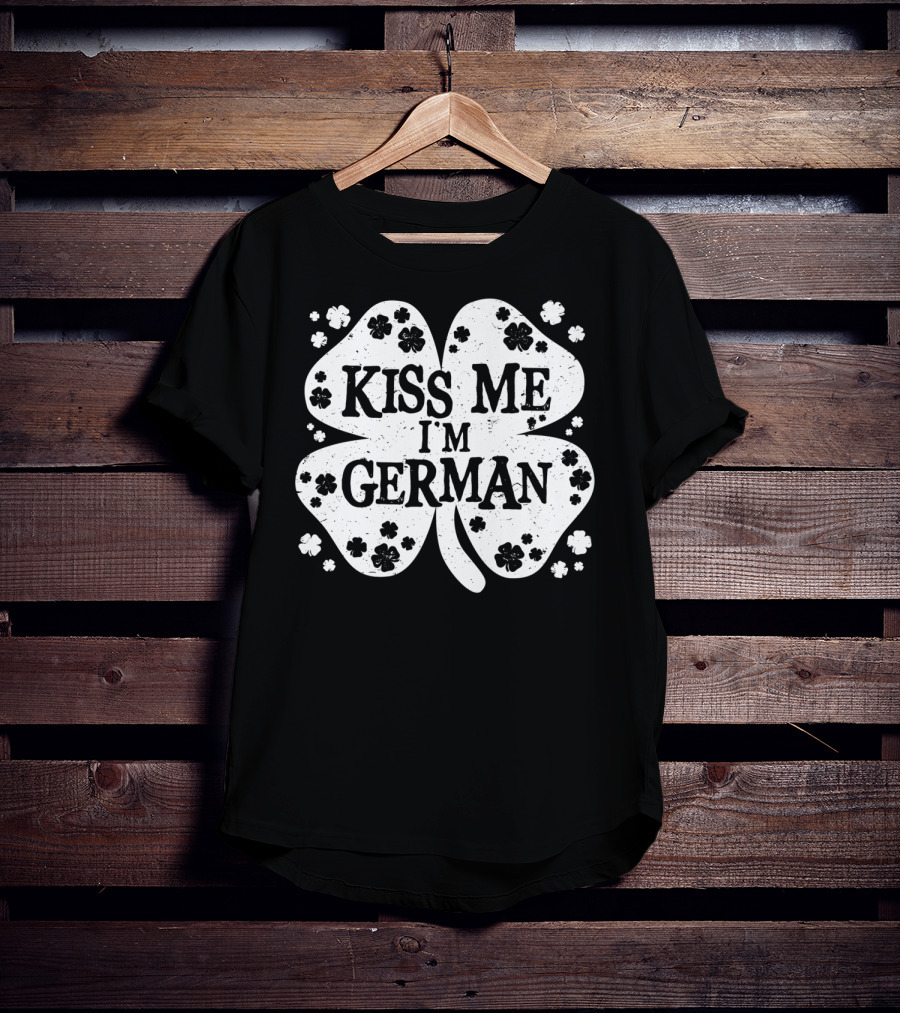Kiss Me I’m German Shamrock St Patricks Day Men T-Shirt