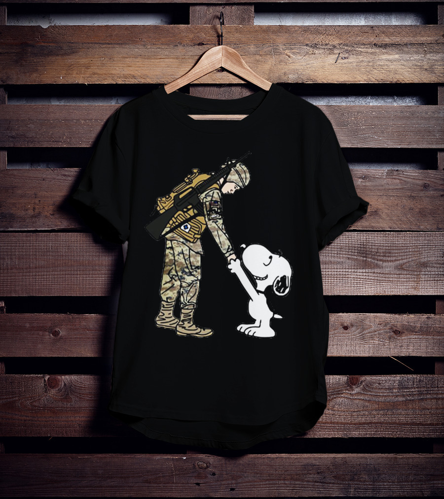 Veteran And Snoopy Dog Saluting Friendship T-Shirt