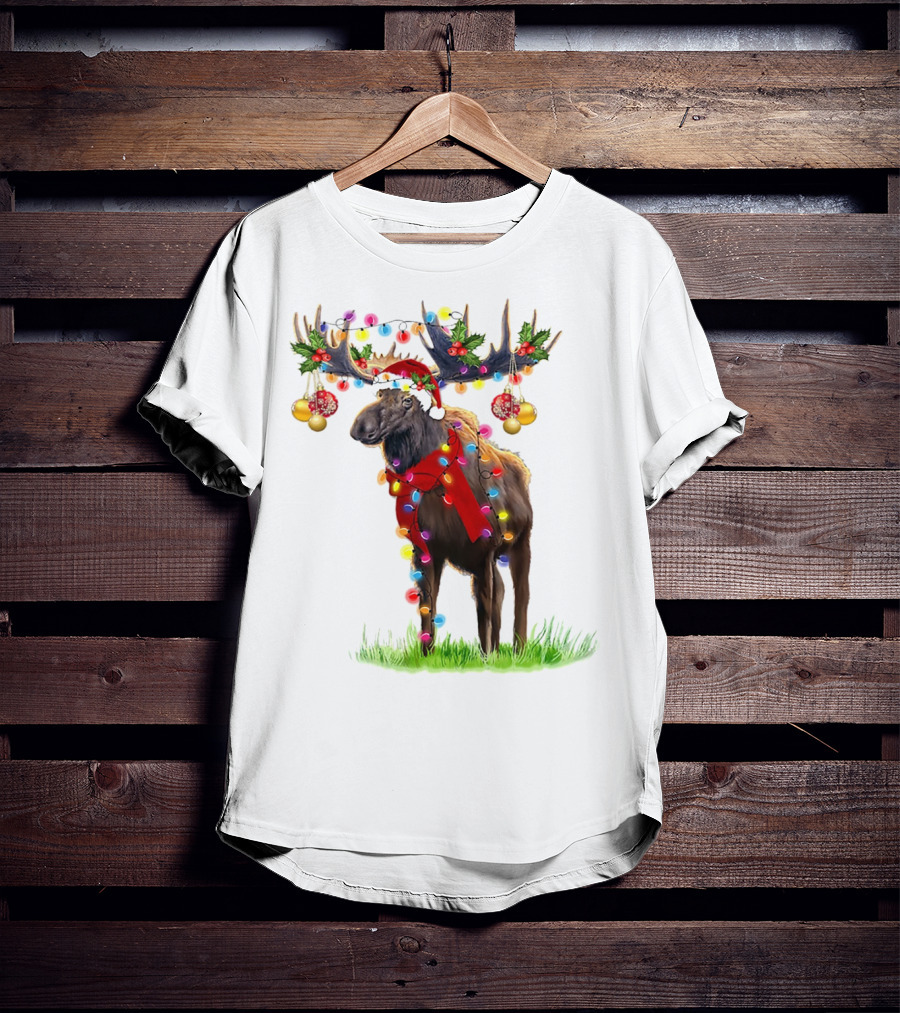 Moose Santa Reindeer Christmas Lights Holiday Décor T-Shirt