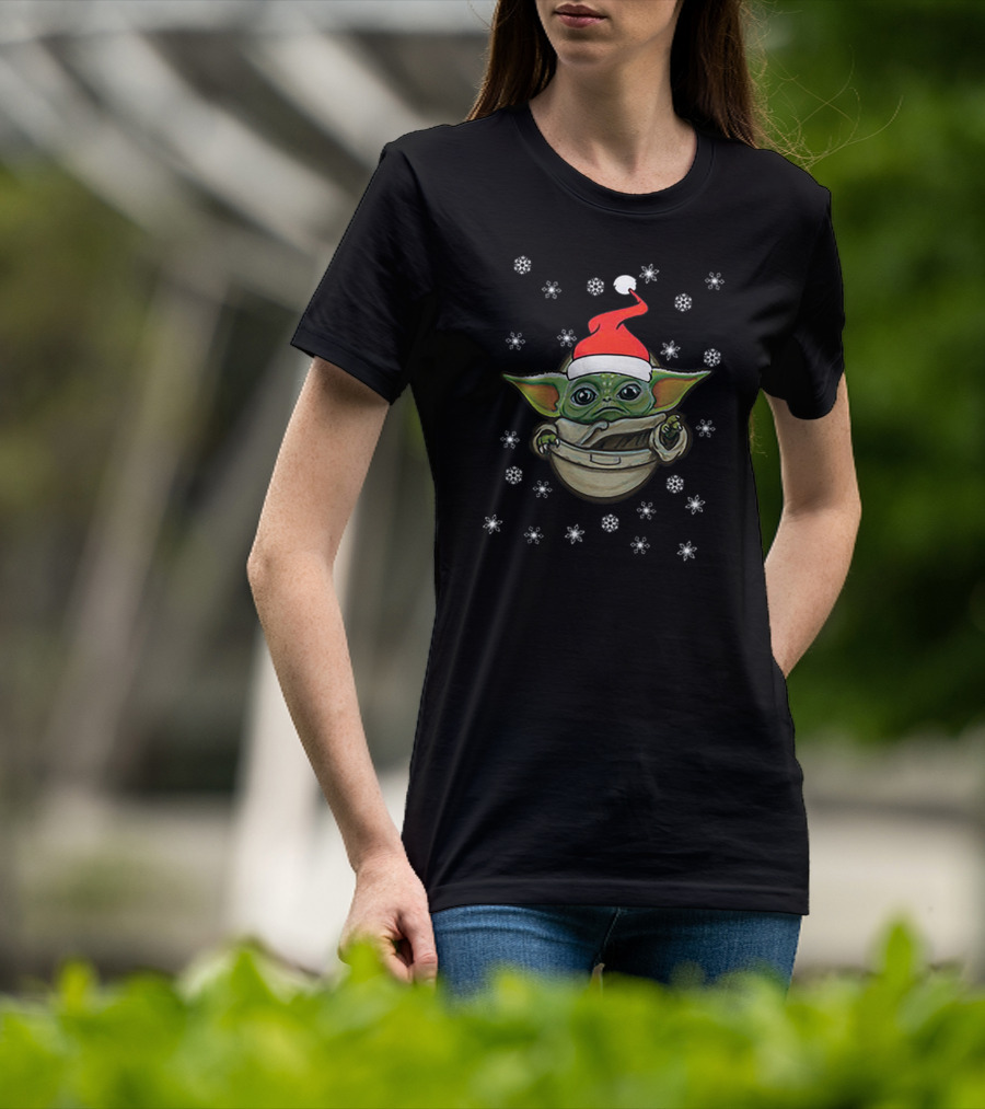 Merry Christmas Baby Yoda Snow The Mandalorian Santa Hat T-Shirt