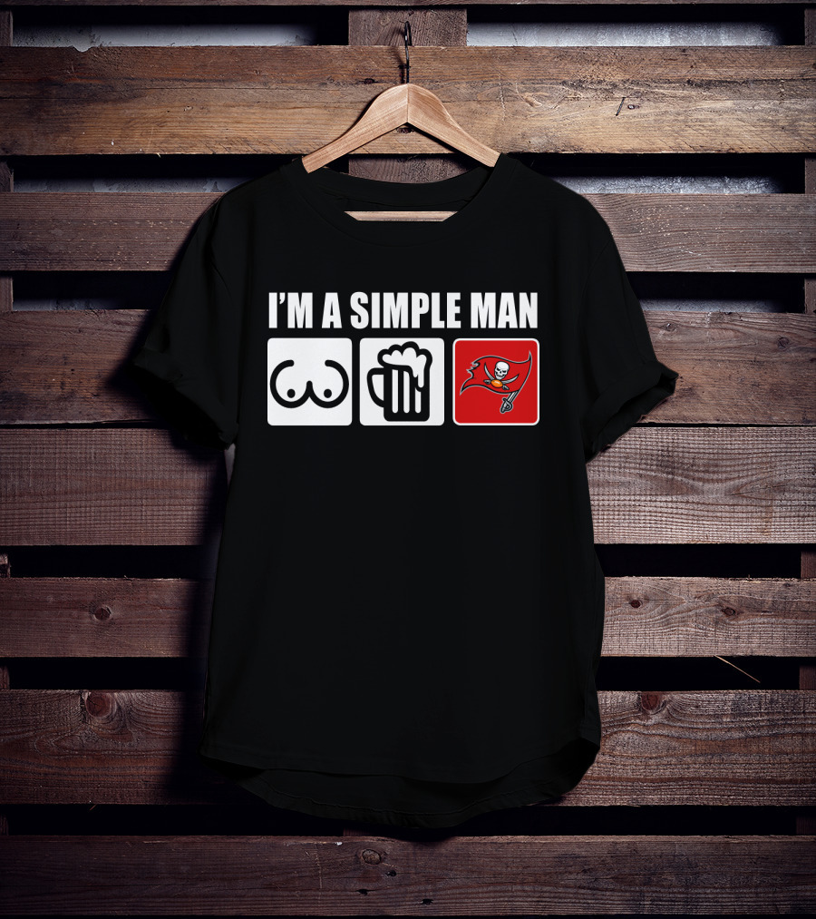 I'm A Simple Man Bucs Pirate Flag Beer Mug Icons T-Shirt