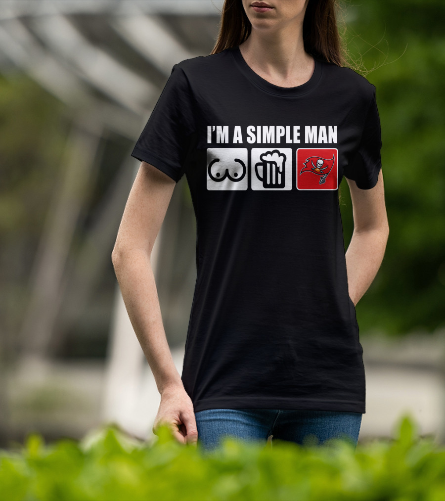 I'm A Simple Man Bucs Pirate Flag Beer Mug Icons T-Shirt