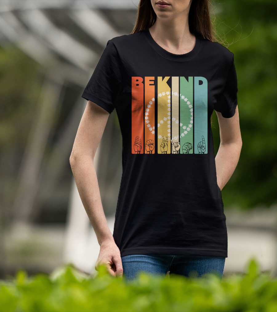 Be Kind Daisy Peace Sign Vintage I Choose Retro Hand Gesture T-Shirt