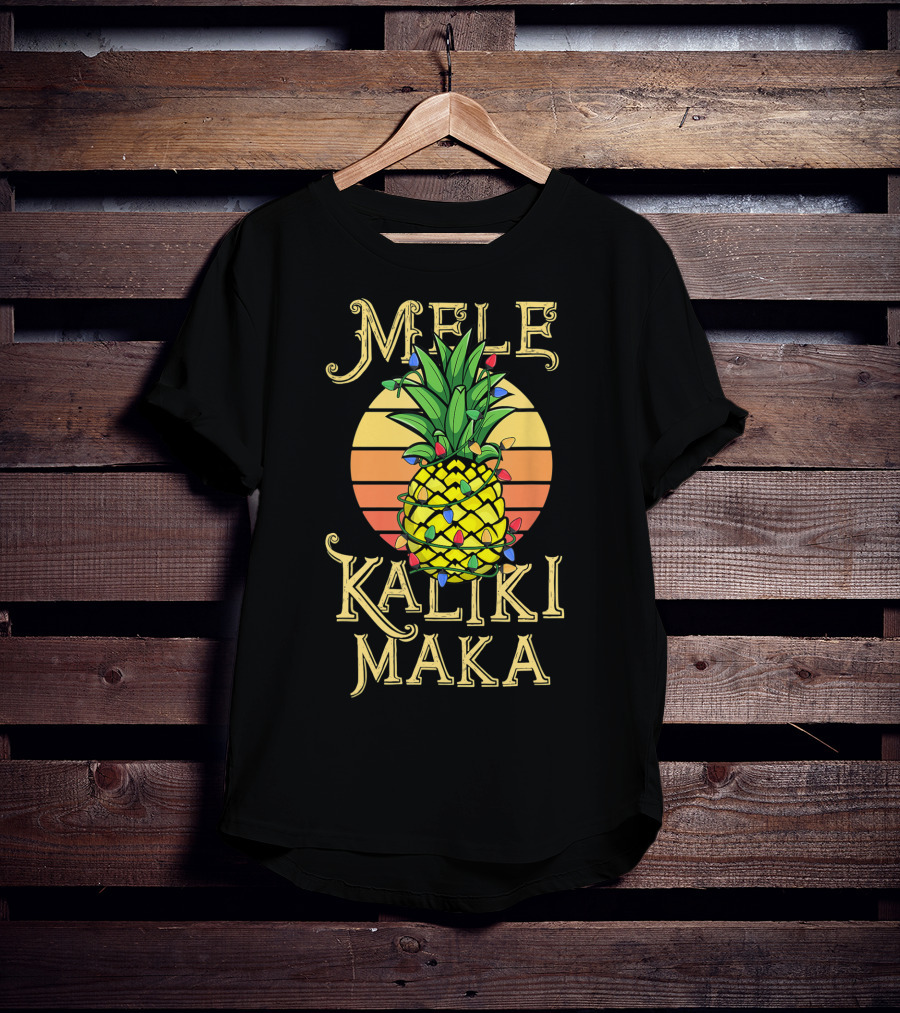 Mele Kalikimaka Hawaiian Christmas Pineapple Lights Vintage Sunset T-Shirt
