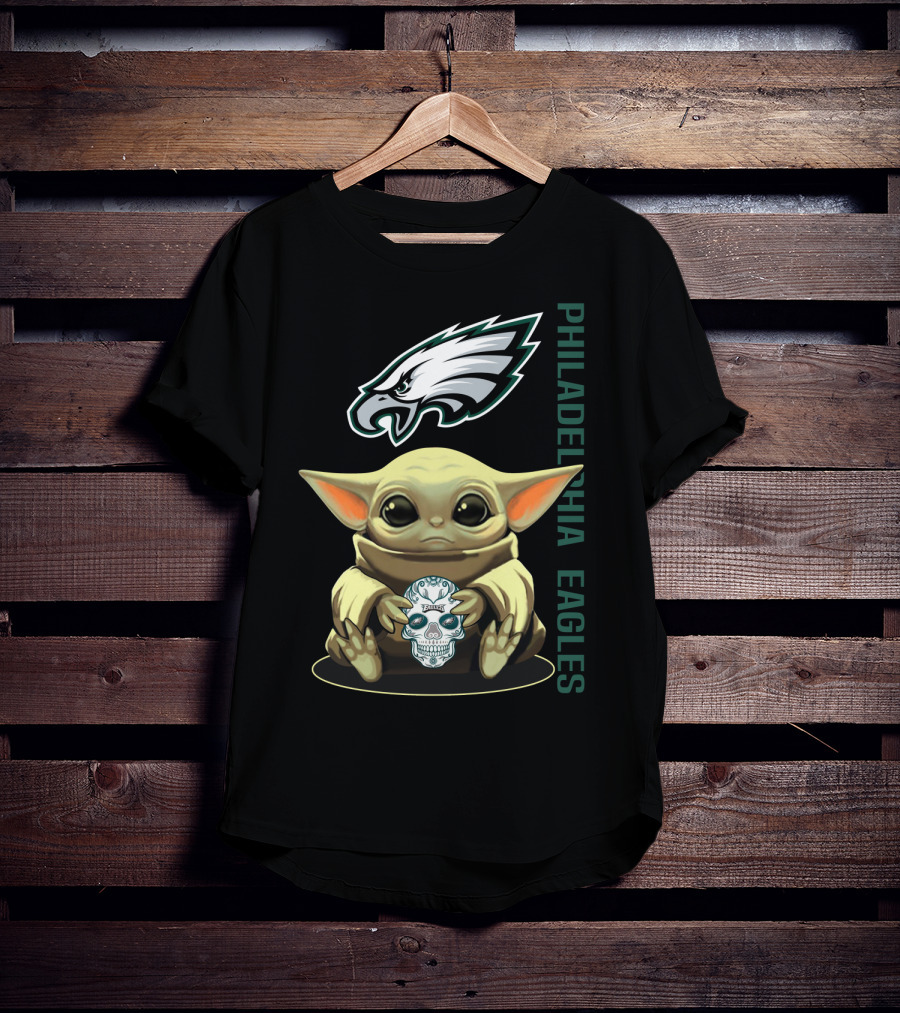 Philadelphia Eagles Baby Yoda Holding Skull T-Shirt