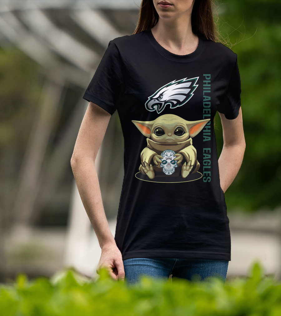 Philadelphia Eagles Baby Yoda Holding Skull T-Shirt