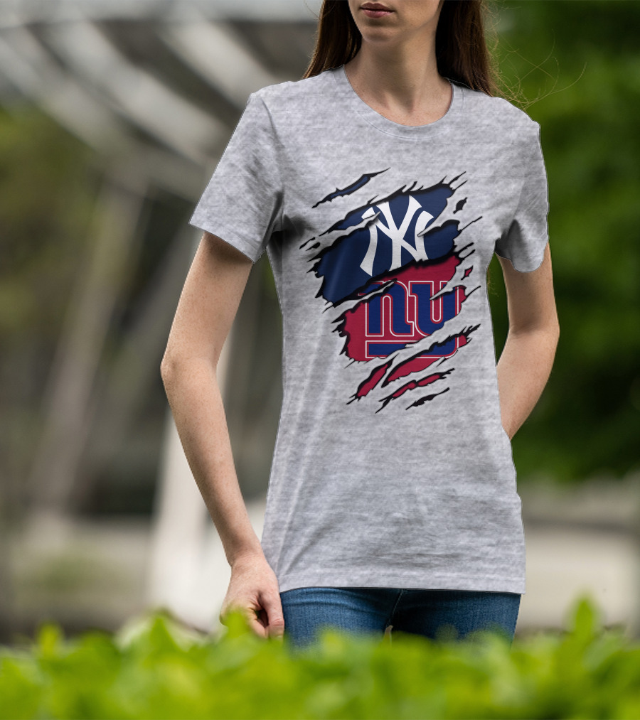 Yankees Giants Logo Blend T-Shirt