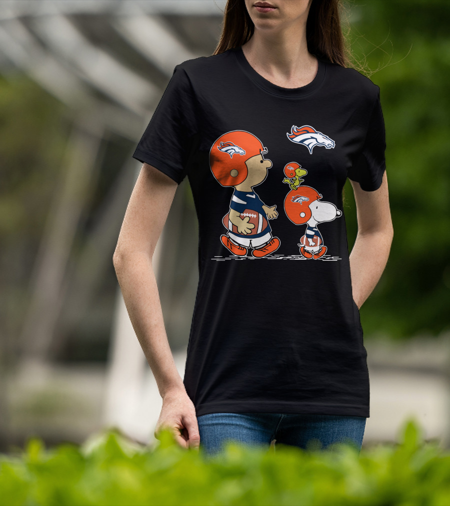 Denver Broncos Peanuts Characters Football Team T-Shirt