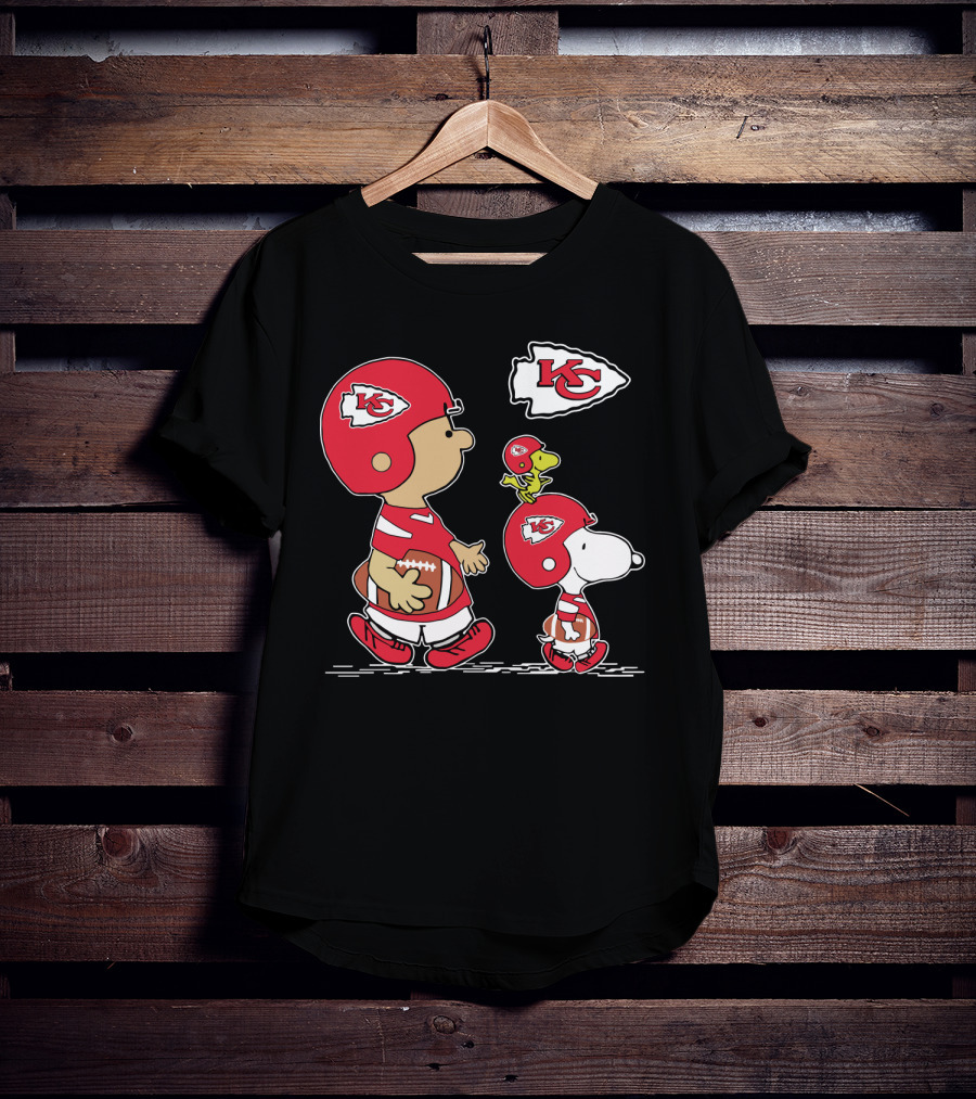 Chiefs Snoopy Football And Woodstock In Kansas City Helmets T-Shirt