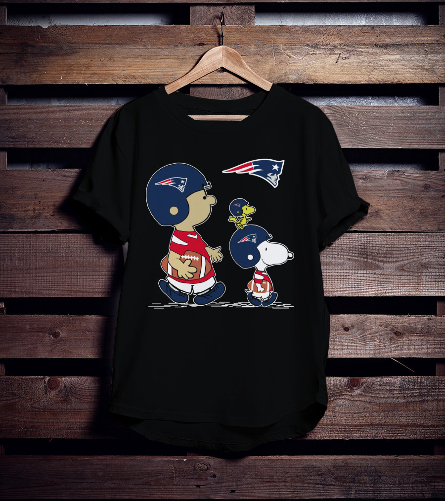 New England Patriots Snoopy And Woodstock Football Team Spirit T-Shirt