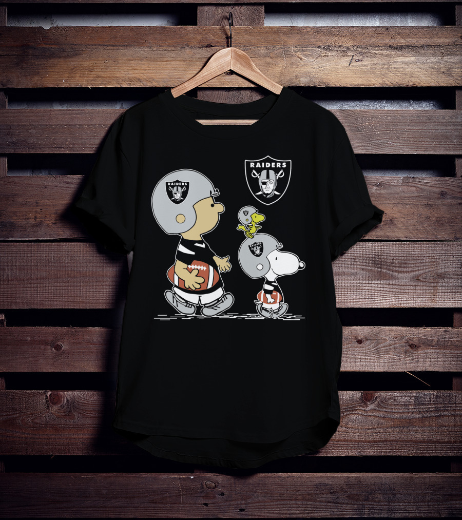 Raiders Snoopy Charlie Brown Woodstock Football Team Helmets T-Shirt