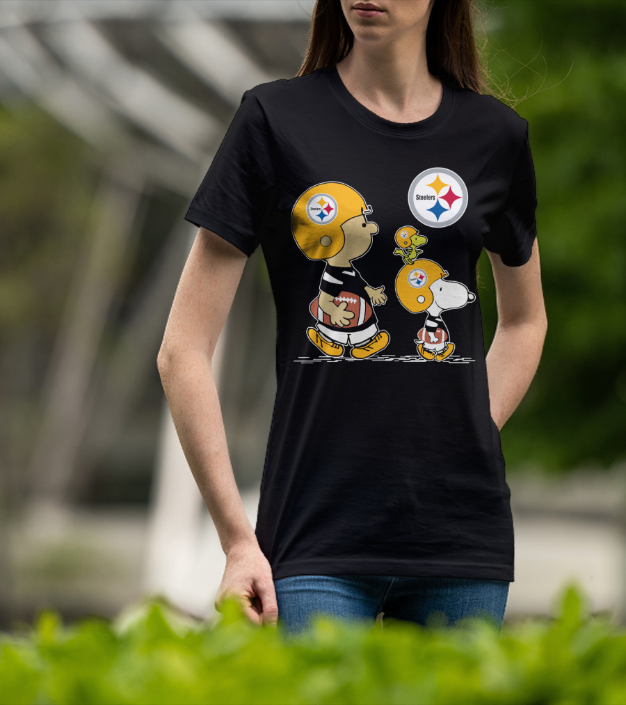 Steelers Snoopy And Peanuts Characters With Football Helmets T-Shirt