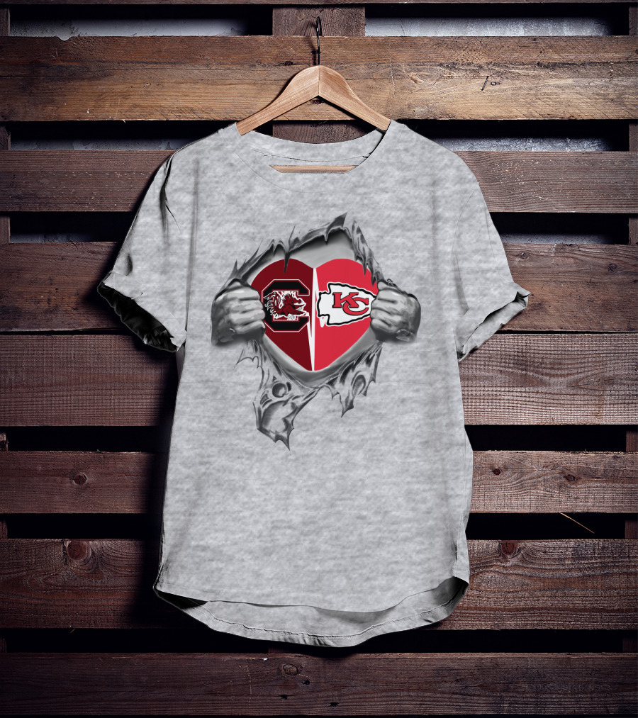 Chiefs And Gamecocks Heart Design Featuring Rival Symbols And Torn Fabric T-Shirt