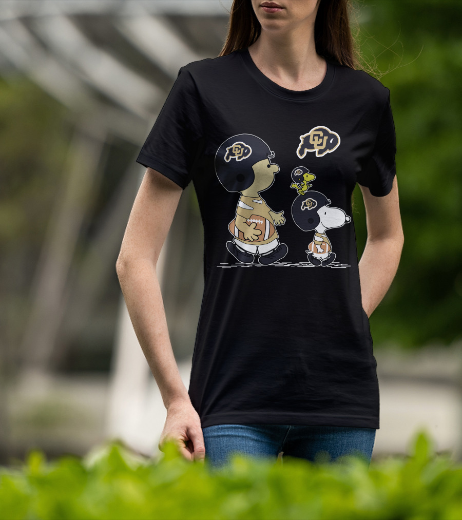Colorado Buffaloes Peanuts Snoopy Football Team T-Shirt