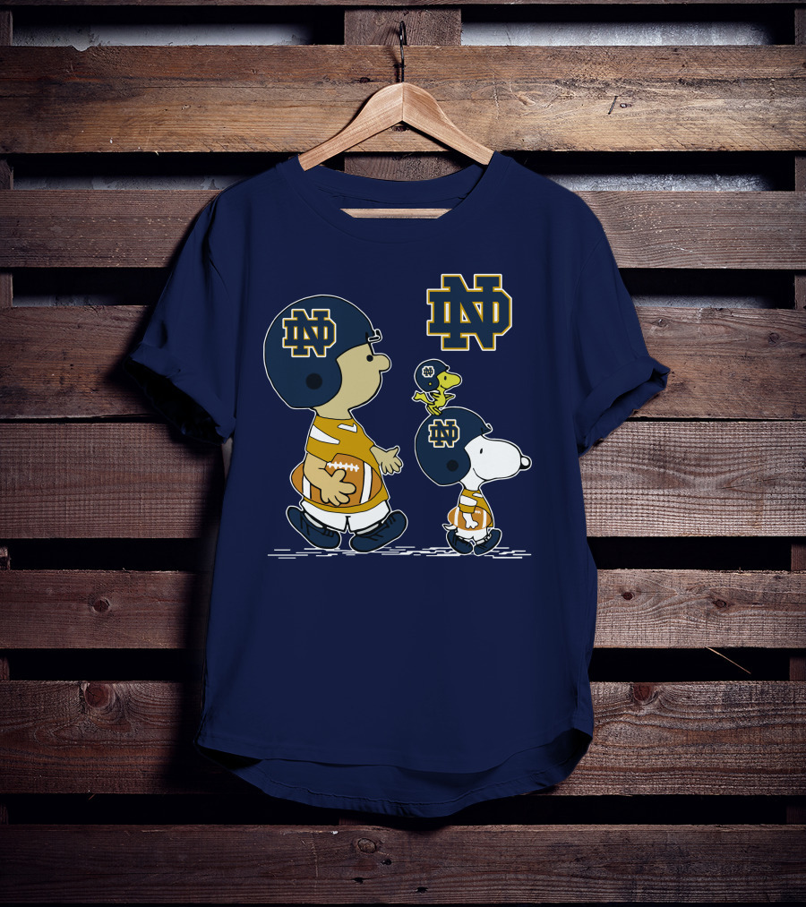 Notre Dame Fighting Irish Peanuts Characters Football Fan Scene T-Shirt