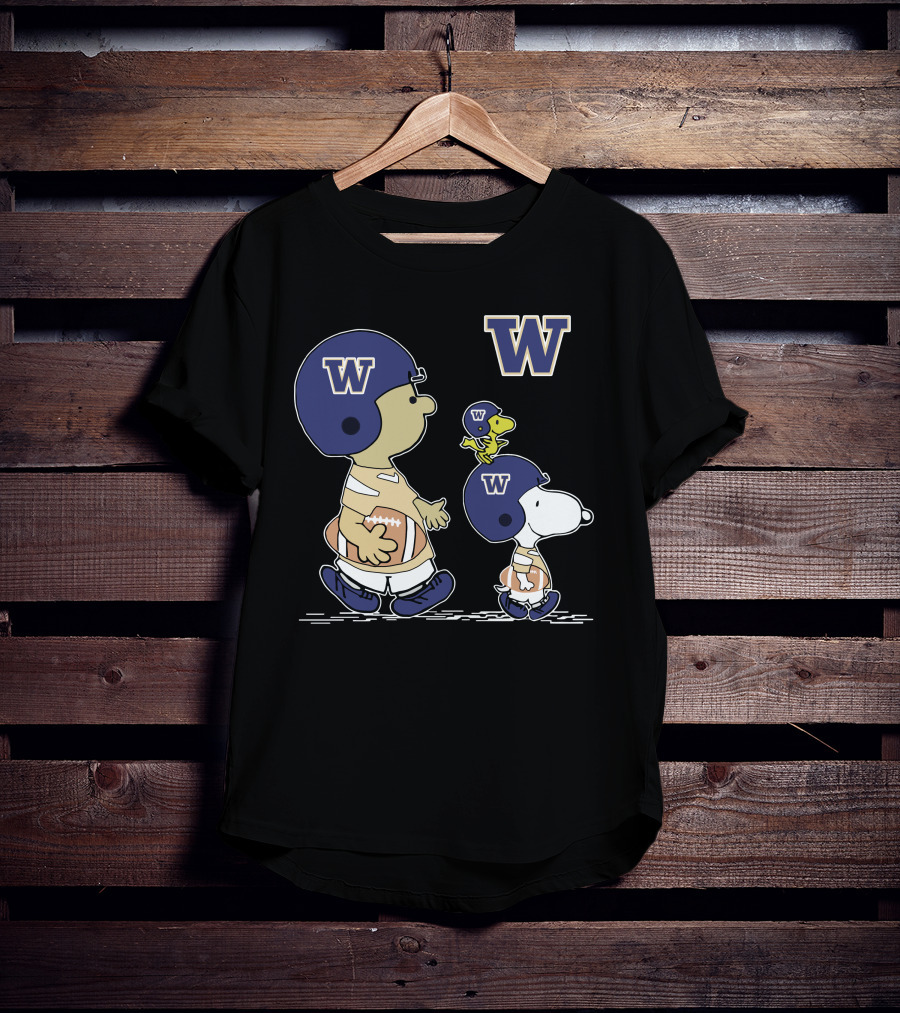 Washington Huskies Snoopy And Woodstock Football Team T-Shirt